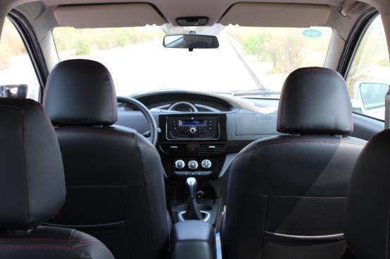 力帆mpv乐途内饰赏:高端品质 智能配置